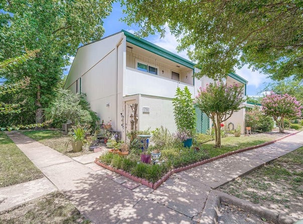 6718 Silvermine Dr, Austin, TX 78736