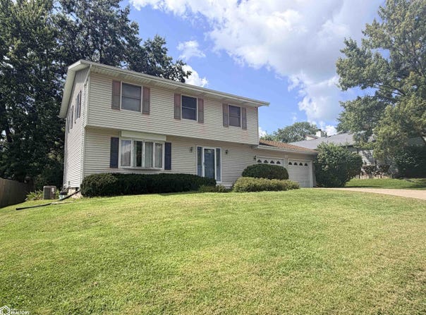 1302 Hilltop Lane, Fairfield, IA 52556