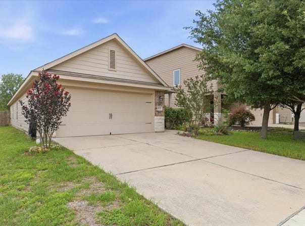 1672 Treeta Trl, Kyle, TX 78640