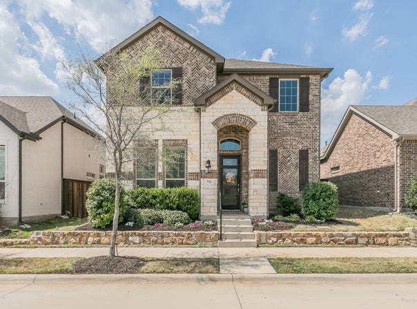 711 Artesian Drive, Argyle, TX 76226