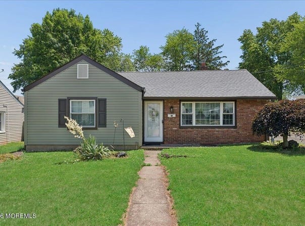 42 Walnut Street, Edison, NJ 08817