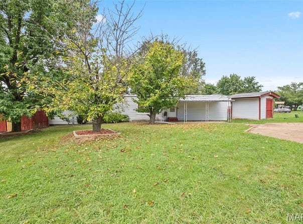 621 Pine View Drive, Fenton, MO 63026