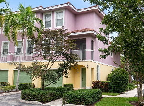 6498 W Sample Rd, Coral Springs, FL 33067