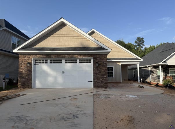 130 Fairway Oaks Drive, Perry, GA 31069