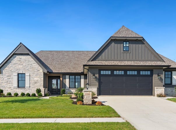 2581 Pine Straw Drive, Auburn, IN 46706