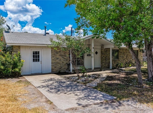 1604 Cadillac, Three Rivers, TX 78071