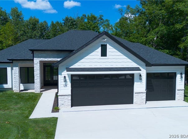 125 Muirfield Drive, Sunrise Beach, MO 65079