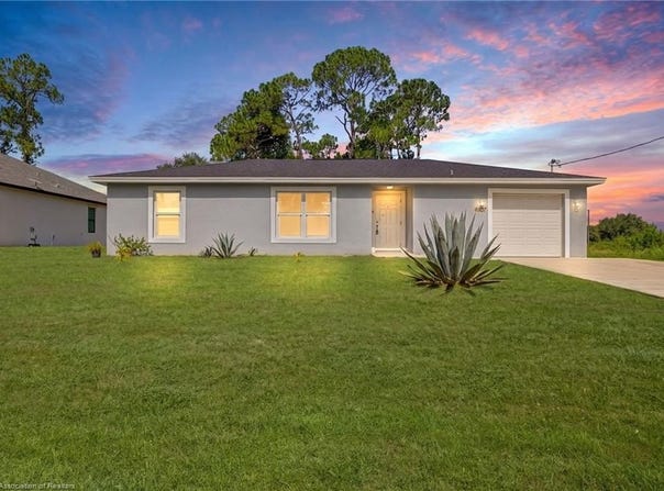 6507 FOREST Circle, La Belle, FL 33935