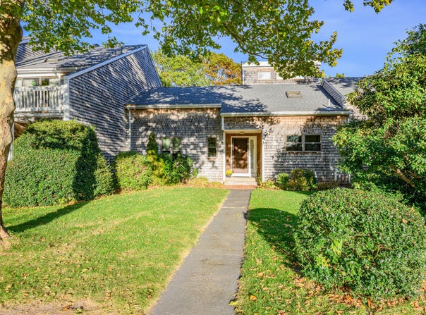 5 Riverview Avenue, Mashpee, MA 02649