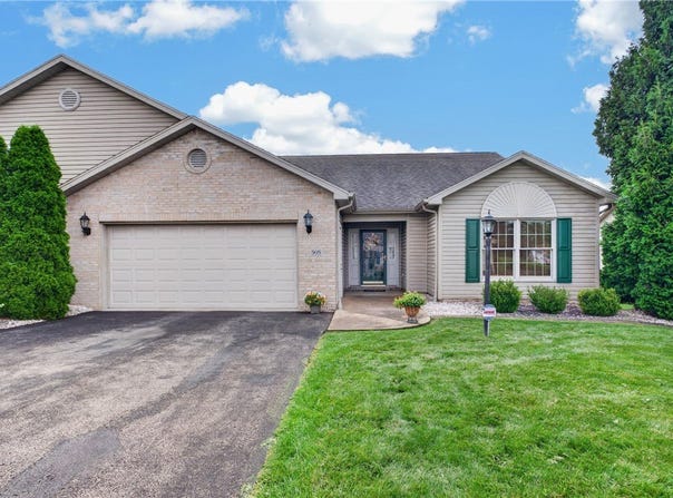 505 Kristi Drive, Hempfield Twp, PA 15601