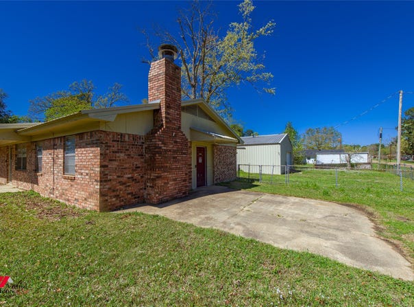 1120 Pine Street, Waskom, TX 75692