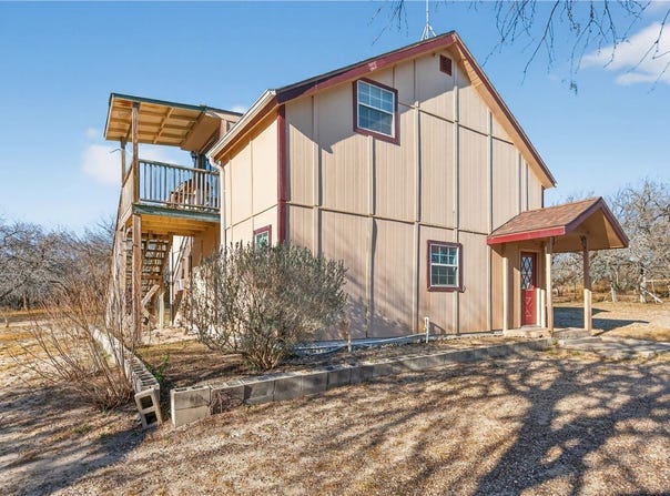 5752 Mockingbird Ln, Mathis, TX 78368