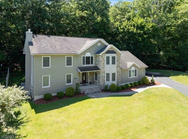 913 High Mountain Rd, North Haledon Boro, NJ 07508-2913