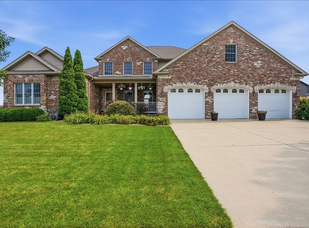1203 Silver Oak Circle, Normal, IL 61761