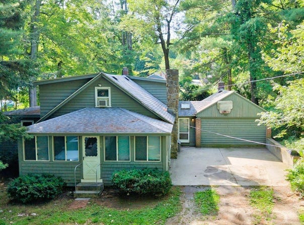 26 Tucker St, Glocester, RI 02814