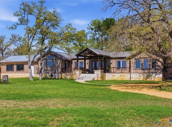 18335 Fm 86, Red Rock, TX 78662