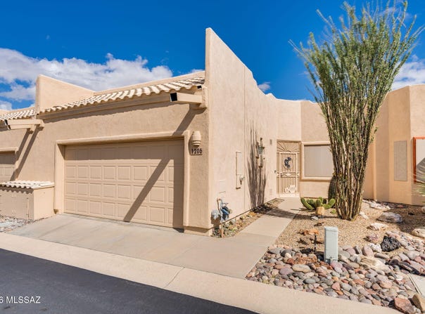 1206 N Laramie Lane, Green Valley, AZ 85614