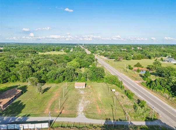 1705 W Walnut Street, Tecumseh, OK 74873