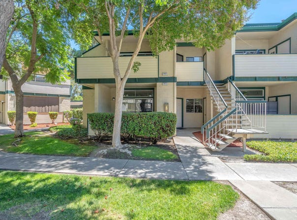 2955 Risdon Dr, Union City, CA 94587