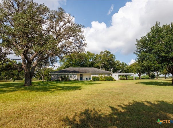 4945 FM 531, Yoakum, TX 77995