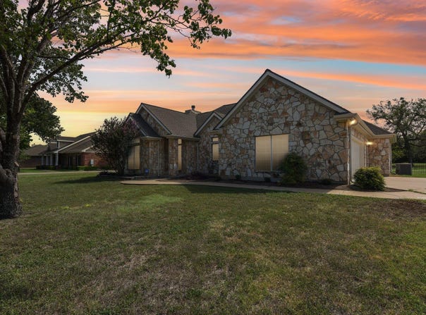 100 Grove Ln, Buda, TX 78610