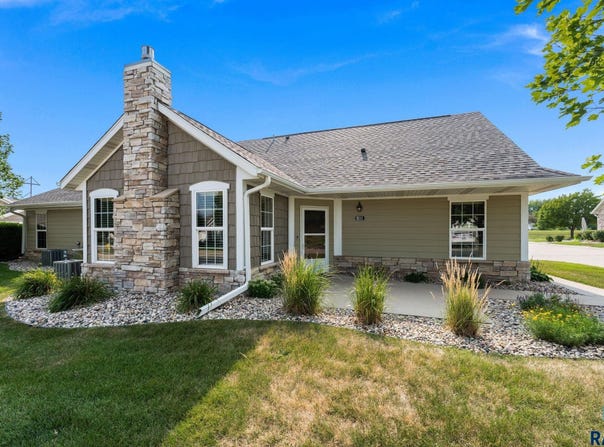 5511 E Eastbridge Pl, Sioux Falls, SD 57110