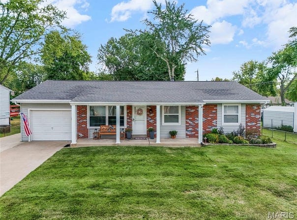 22 Saint Mark Drive, St Peters, MO 63376