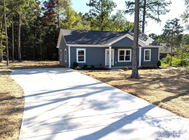 1613 N Sutherland Avenue, Monroe, NC 28110