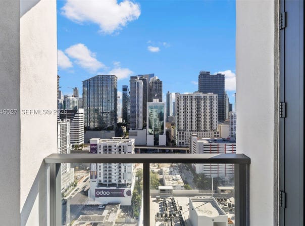 239 SW 9th St, Miami, FL 33130