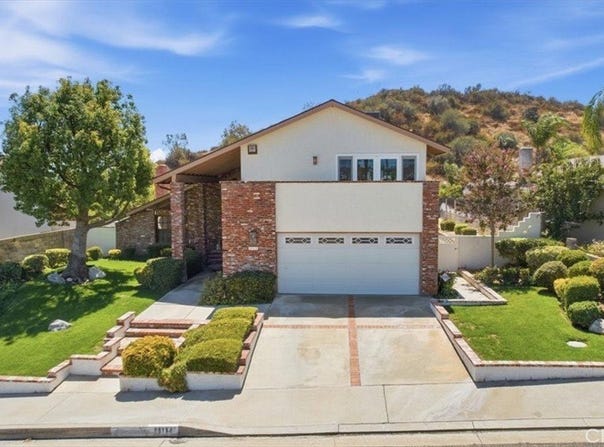 23134 La Granja, Valencia, CA 91354