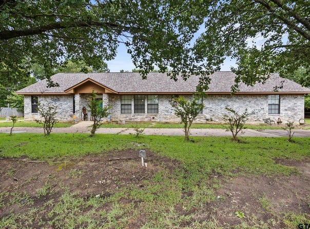 404 Joyner Ave., Omaha, TX 75571