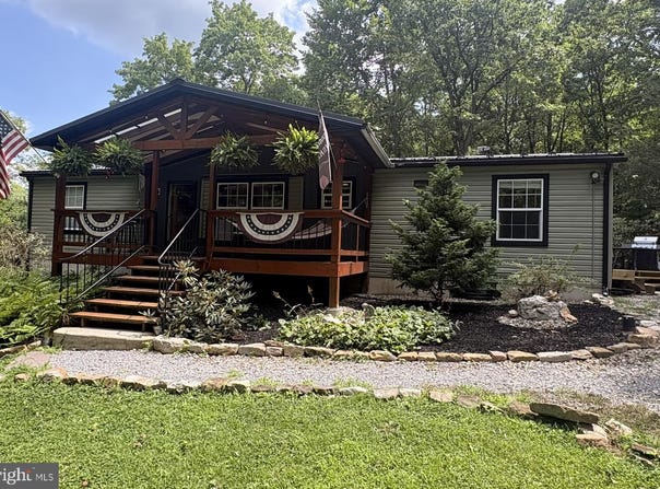 121 RETREAT Road, NEW RINGGOLD, PA 17960