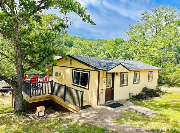 52 Random Road, Edwards, MO 65326