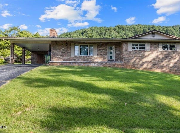 227 Willow Avenue, Pennington Gap, VA 24277