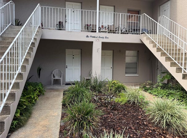 125 PICARDY VILLA Circle, BRANDON, FL 33510