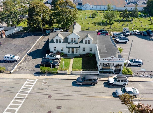 28 Barnstable Road, Hyannis, MA 02601