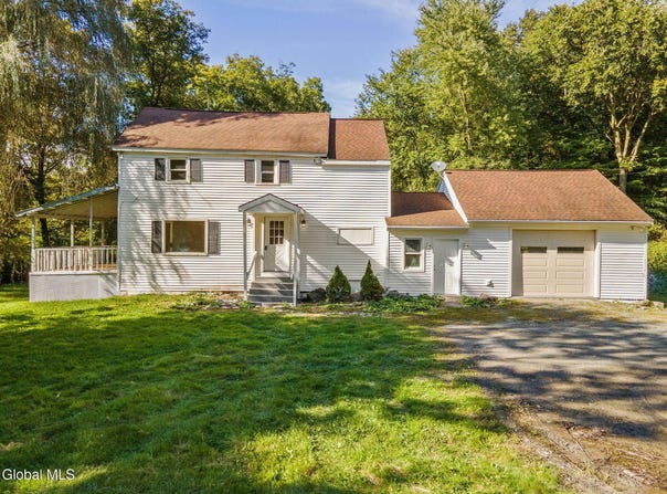 35 Williams Street, North Greenbush, NY 12198
