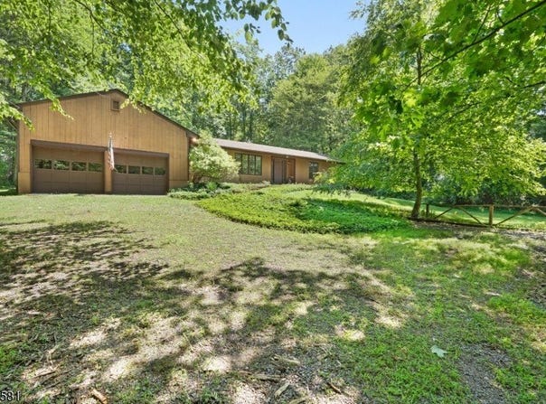 155 Buffalo Hollow Rd, Lebanon Twp., NJ 08826-6405
