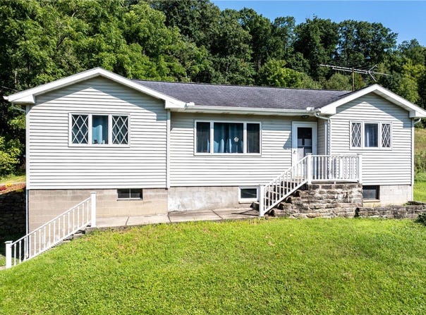445 Little Creek Road, Lancaster Twp, PA 16037