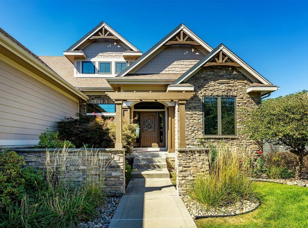 17389 Berkshire Parkway, Clive, IA 50325