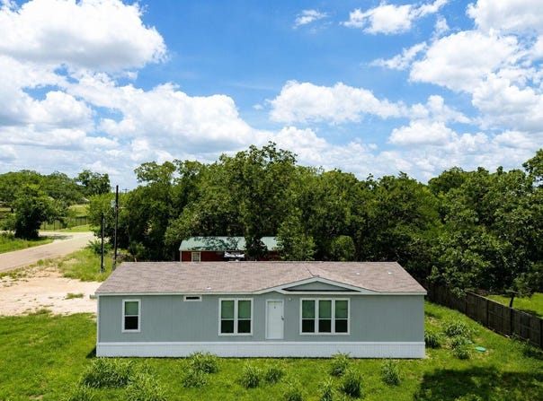 189 Indian Oak Dr, Bastrop, TX 78602