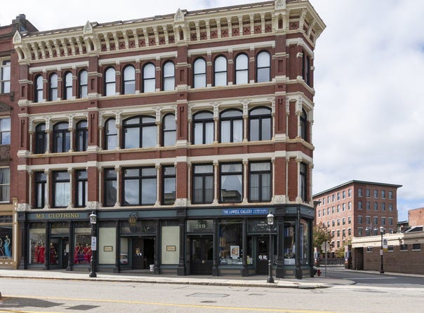 219 Central St, Lowell, MA 01852