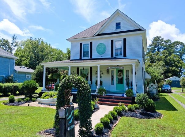 17248 MAIN ST, PAINTER, VA 23420
