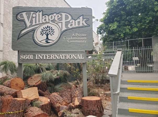 8601 International, Canoga Park, CA 91304