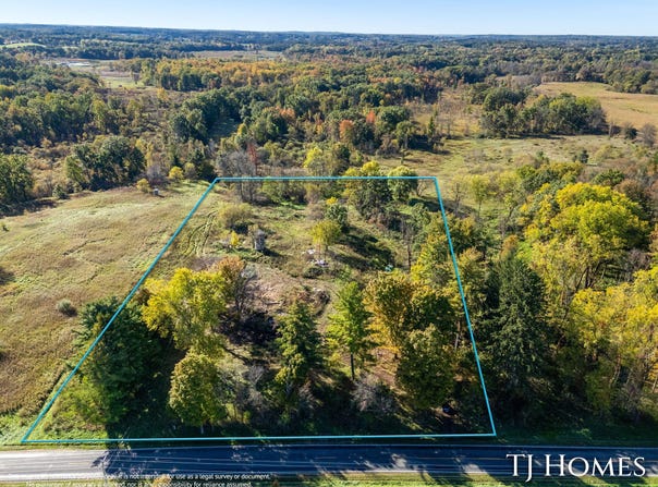 8840 Tasker Road, Bellevue, MI 49021