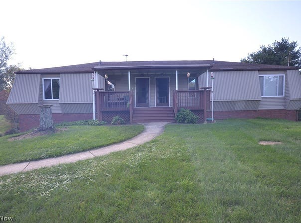 852 Skyside Drive, Clinton, OH 44216