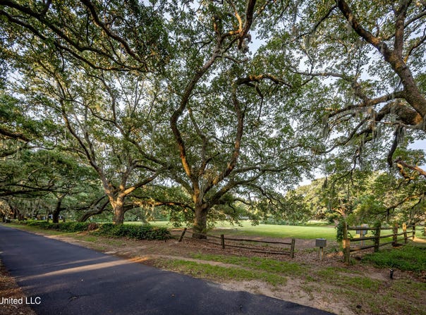 Pointe Aux Chenes lot: 8, Ocean Springs, MS 39564