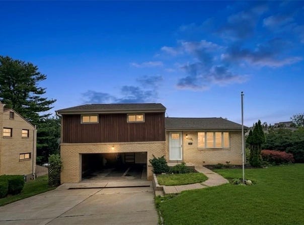 1094 Greenwood Drive, South Park, PA 15236