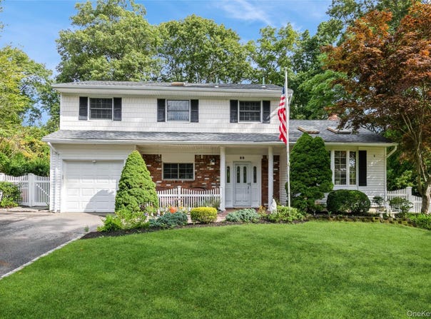 22 Sheryl Crescent, Smithtown, NY 11787