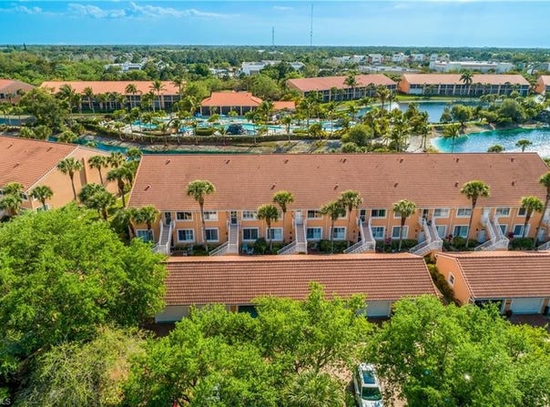 6630 Beach Resort Dr, NAPLES, FL 34114
